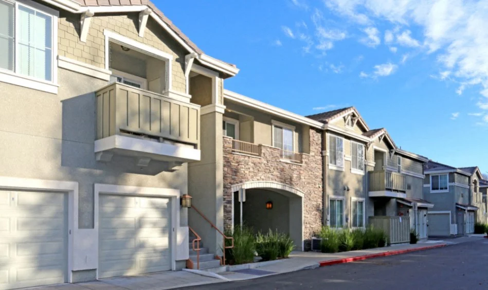 Rose Garden Apartments photo 4